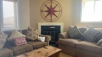 Condo, Multiple Beds (336) | Living room | TV