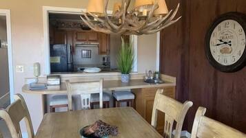 Condo, Multiple Beds (336) | Private kitchen | Fridge, microwave, stovetop, dishwasher