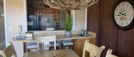 Condo, Multiple Beds (336) | Private kitchen