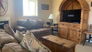 Condo, Multiple Beds (336) | Living room | TV