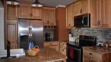 Condo, Multiple Beds (Sugar Ski & Country Club Unit 615 Pla) | Private kitchen
