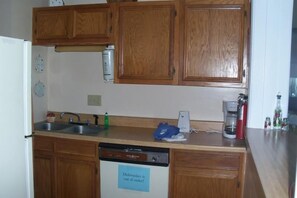 Condo, Multiple Beds (Sugar Ski & Country Club Unit 822 Sil) | Private kitchen | Fridge, microwave, stovetop, dishwasher - Sugar Ski & Country Club Unit 822 Silver (Banner Elk)