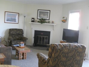 Living room - Sugar Ski & Country Club Unit 513 Bronze (Banner Elk)