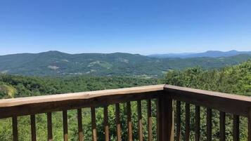 Kondominium, 2 Tempat Tidur Queen (Sugar Ski & Country Club Unit 11-203 ) | Pemandangan balkon