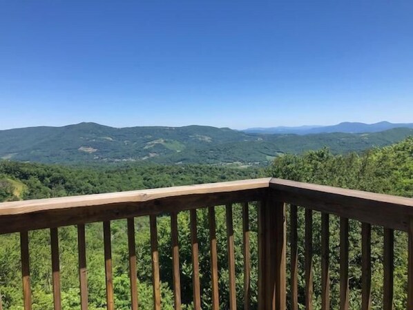 Appartement, 2 queensize bedden (Sugar Ski & Country Club Unit 11-203 ) | Uitzicht vanaf balkon