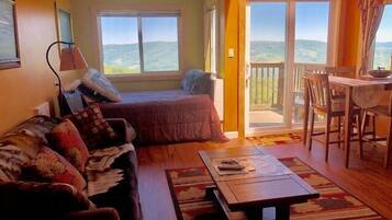 Kondominium, 2 Tempat Tidur Queen (Sugar Ski & Country Club Unit 11-203 ) | Ruang keluarga