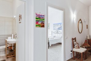 Dusche, Haartrockner, Bidet, Handtücher