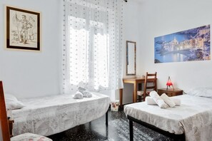 3 chambres, fer et planche Ă  repasser, Wi-Fi, draps fournis