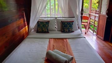 Free WiFi, bed sheets