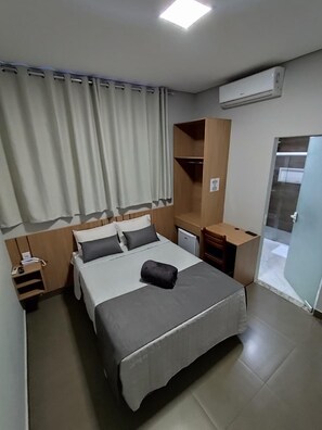 Double Room | Minibar, desk, soundproofing, free WiFi - Hotel Solar Bela Vista (São Paulo)