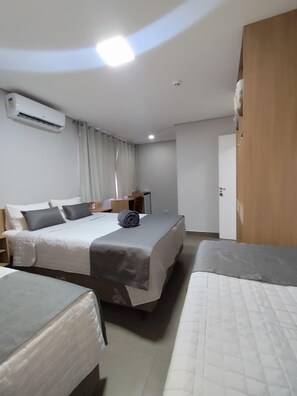 Minibar, desk, soundproofing, free WiFi - Hotel Solar Bela Vista (São Paulo)