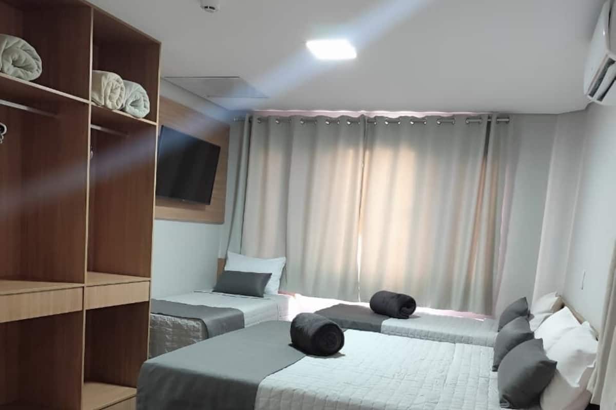Minibar, una scrivania, insonorizzazione, Wi-Fi gratuito