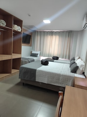 Minibar, escritorio, insonorización y wifi gratis