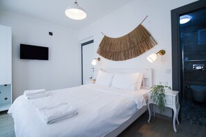 Superior Room | WiFi (free), bed sheets - Berrin Otel (Bozcaada)