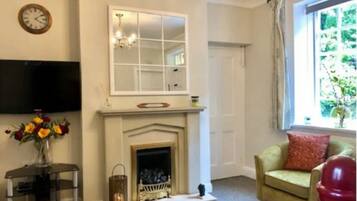 Flat-screen TV, fireplace