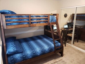 3 quartos, Wi-Fi de cortesia, roupa de cama
