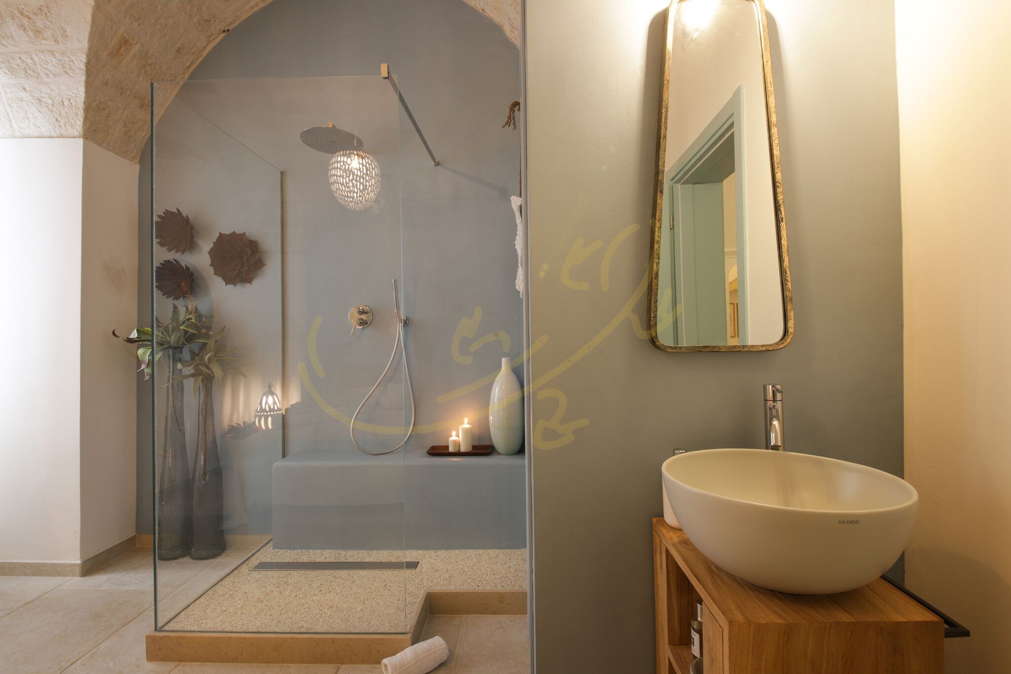 Ducha, secador de pelo, bidet, toallas