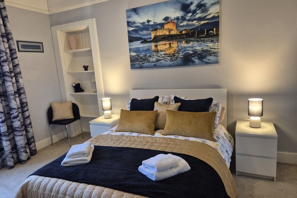 2 bedrooms, iron/ironing board, WiFi (free), bed sheets