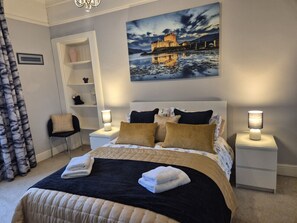 2 makuuhuonetta, silitysrauta/-lauta, ilmainen Wi-Fi, vuodevaatteet