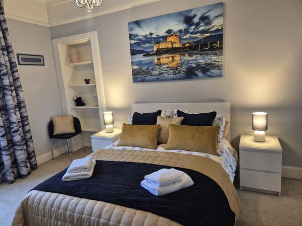 2 chambres, fer et planche à repasser, Wi-Fi gratuit, draps fournis