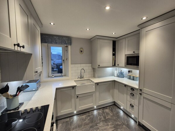 Fridge, microwave, oven