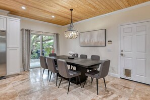 House (Golden Mile Beach Retreat) | Private kitchen
