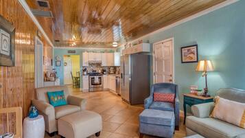 House (Windswept Beach House) | Living room