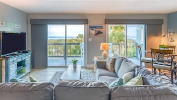 House (Atlantic Splash) | Living room