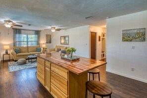 House (Gathering Shore) | Private kitchen | Dining tables