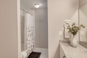 Bathroom - St Augustine South (St. Augustine)