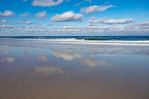 Am Strand, weißer Sandstrand