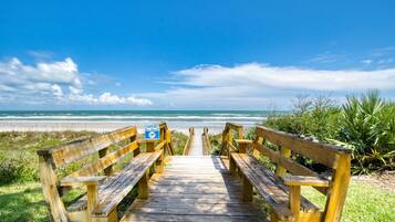 Condo, 3 Bedrooms (Sand Dollar #205) | Property grounds