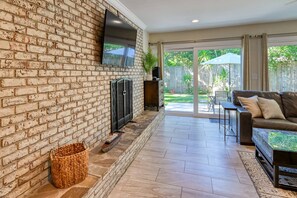 House (56 Valencia Street) | Living room