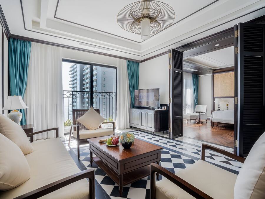 Suite Royal | Area keluarga | Smart TV 49-inci dengan saluran TV kabel dan TV