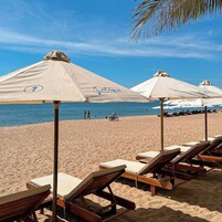 Beach nearby, sun loungers, beach umbrellas, beach towels