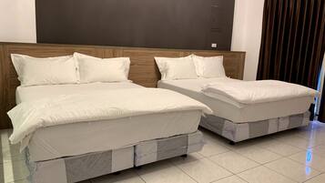 Blackout drapes, free WiFi, bed sheets