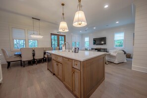 Interior - 4 BR Grayton Beach, private beach, Tesla charger, 2 pools, tennis, & Pickle ball (Santa Rosa Beach)