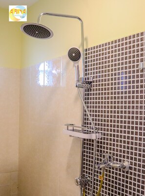 Shower, free toiletries, bathrobes, slippers - Arina Boutique Kampot (Kampot)