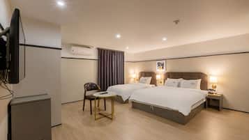 VIP Twin | 1 bedroom, premium bedding, individually decorated, desk