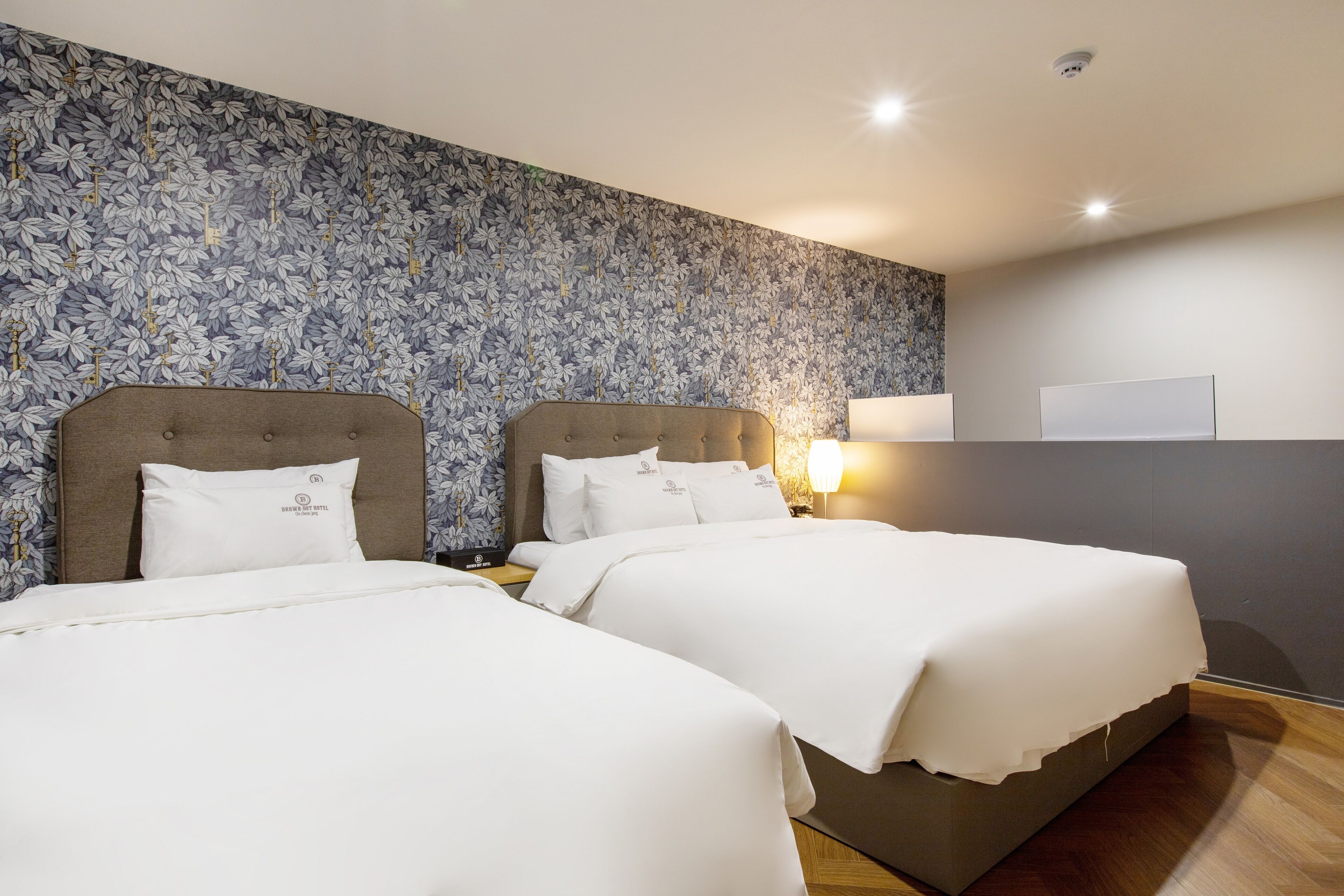 vip twin | 1 bedroom, premium bedding, individually decorated, desk