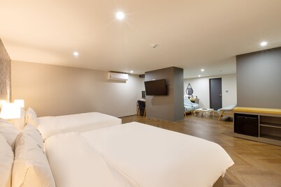 Brown Dot Hotel Minam