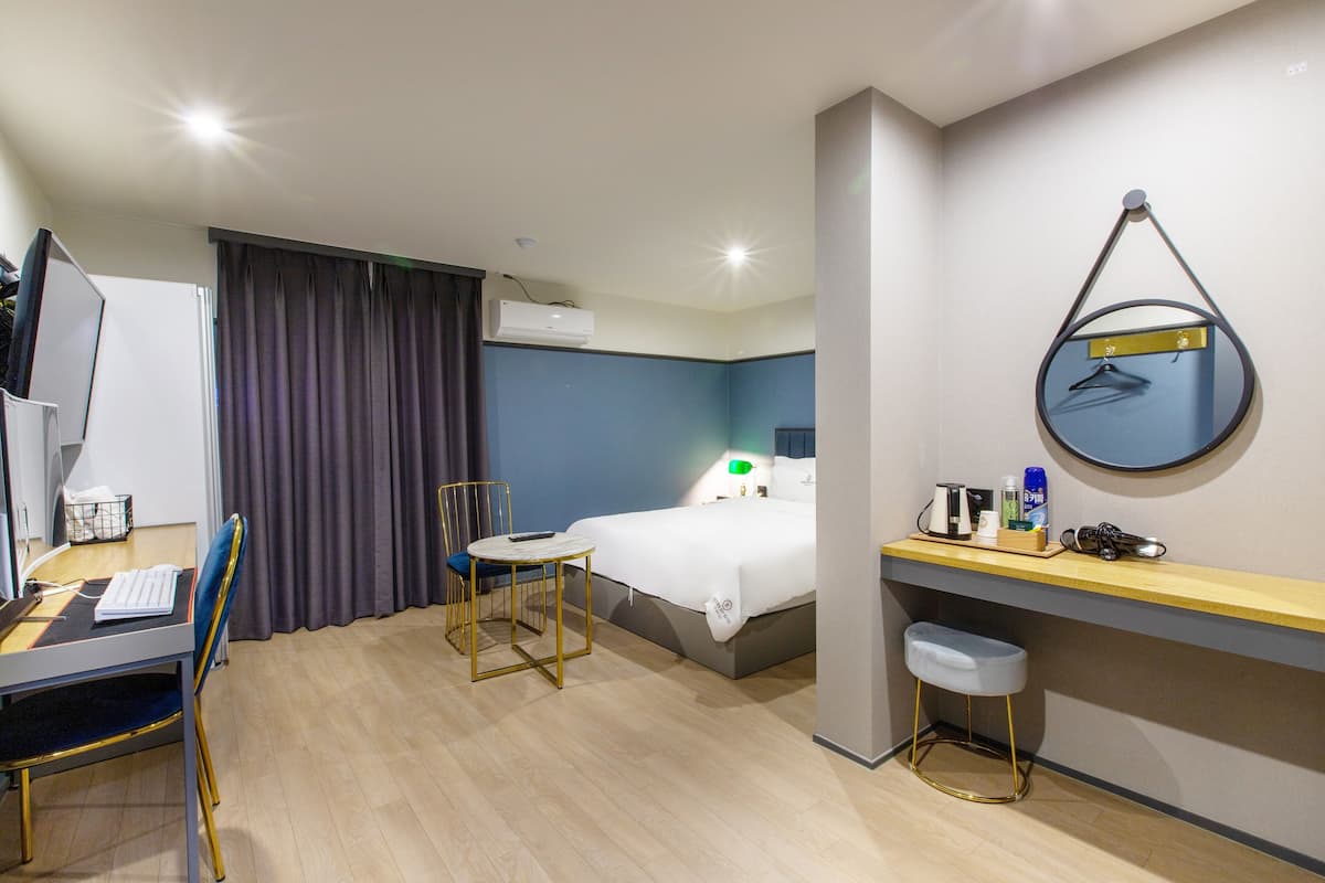 Habitación doble Premier | 1 habitación, ropa de cama de alta calidad y decoración personalizada