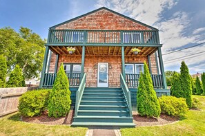 Exterior - Coastal Abode w/ Beach Views, Walk to Beach & Bars (Middletown)