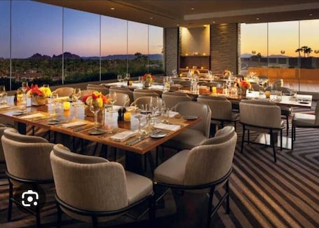 Restaurant. Hotel Heaven View