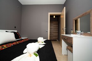Laptop workspace, free WiFi, bed sheets