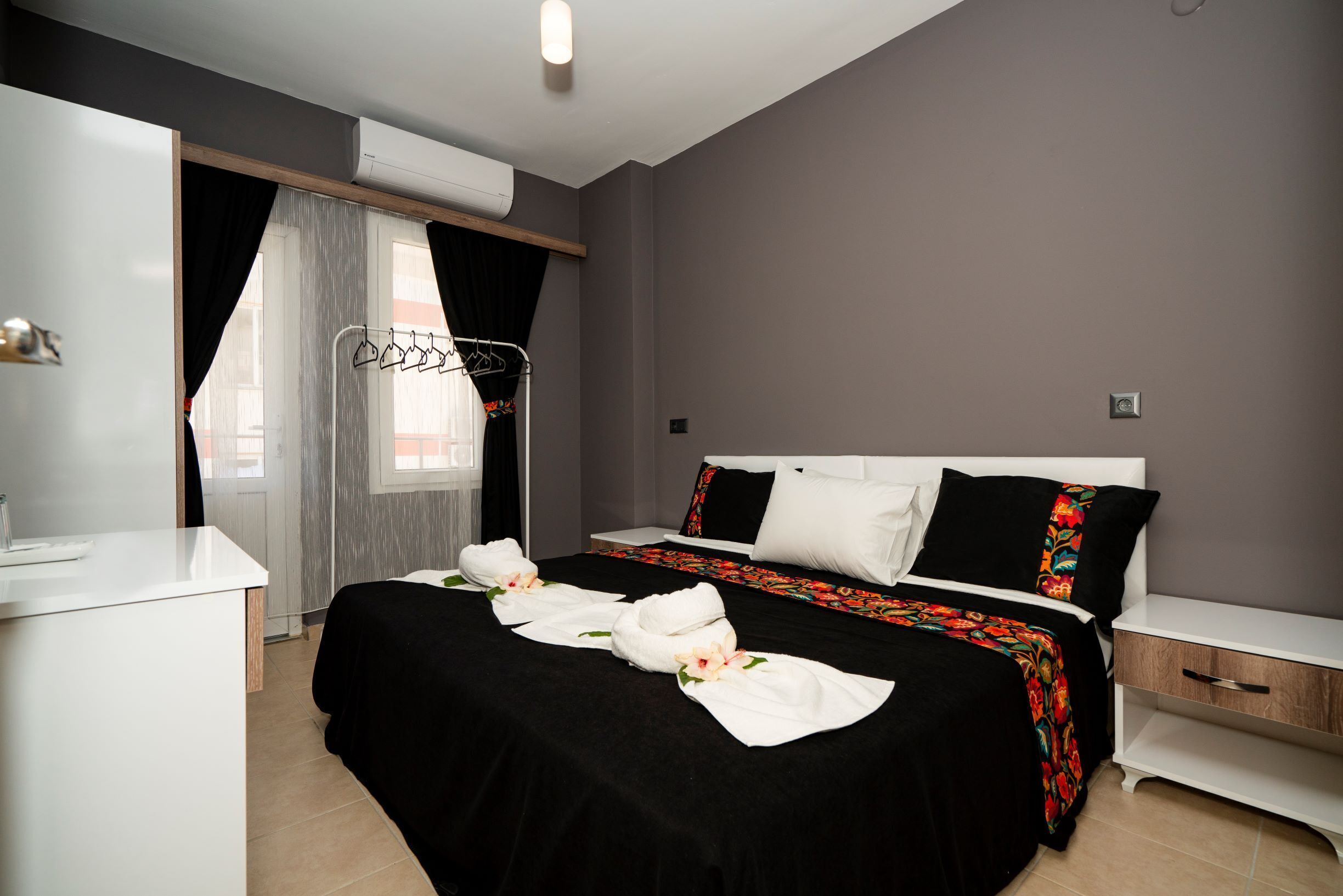 comfort suite, 1 bedroom | laptop workspace, free wifi, bed sheets