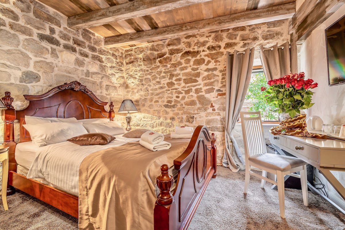 Ropa de cama de alta calidad y minibar