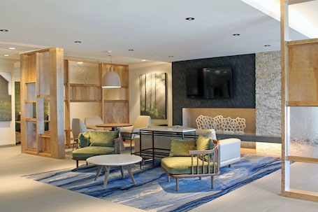 Lobby. Fairfield Inn & Suites by Marriott St. Louis South