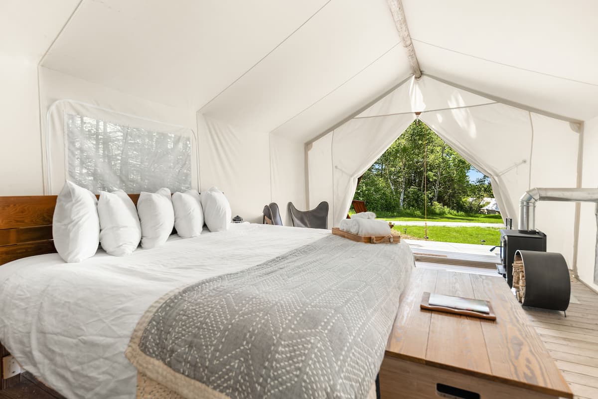 Premium bedding, memory foam beds, bed sheets
