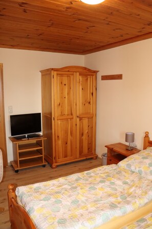 Double Room | Free WiFi, bed sheets - Gasthof Zur Altmühlquelle (Windelsbach)